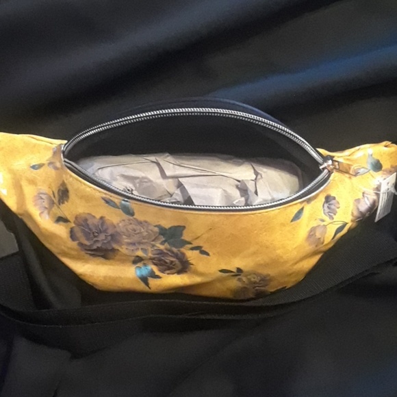 Fanny pack - Picture 3 of 3